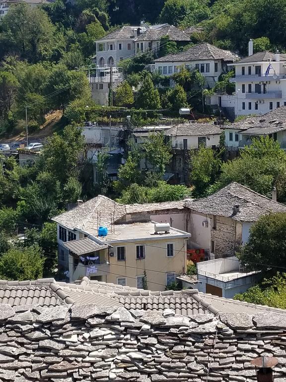 Lori'S Traditional House Hotel Gjirokaster Exterior photo
