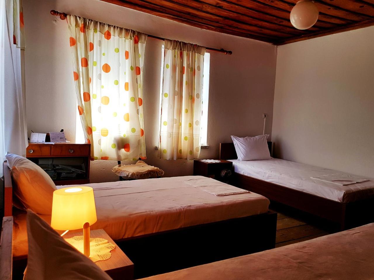 Lori'S Traditional House Hotel Gjirokaster Exterior photo