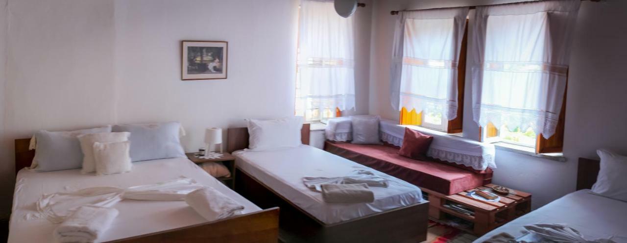 Lori'S Traditional House Hotel Gjirokaster Exterior photo