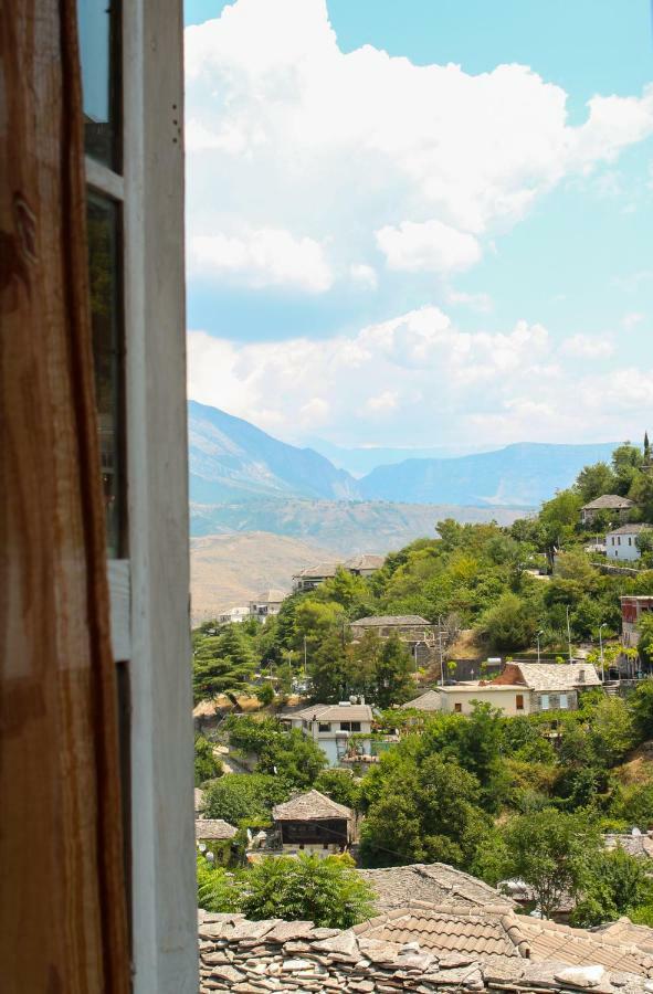 Lori'S Traditional House Hotel Gjirokaster Exterior photo